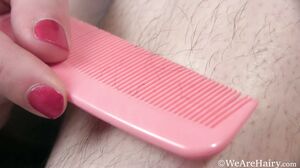 WeAreHairy - Snow - Blue Dress Pink Comb