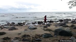 WeAreHairy - Vera - Outdoor Chick