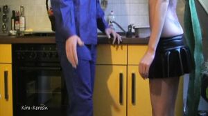 Kira-Kerosin - Handwerker Lehrling Rohr frei geblasen