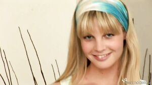 Teenmodels - Viki At The Bar - Rose P