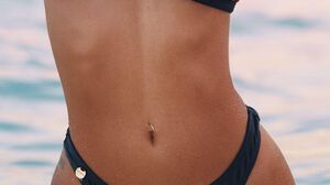 Avery Black - FRESH OUT in HD