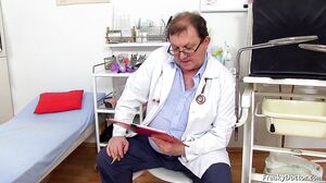 Freaky Doctor - Simone