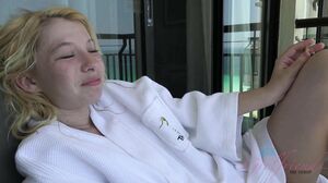 Kenzie Reeves - Kenzie Fucks You In The Bath With A Vie