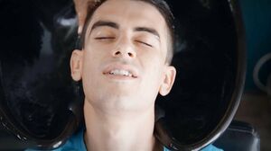 Alexa Blun - Hairdresser With Benefits