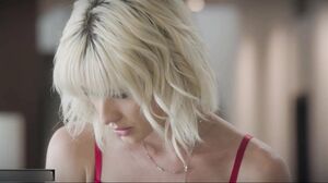 Lacey London, Jessie Saint - Golf Lessons