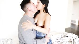 Mina Moon - Asian Hottie Mina Moon Rims Kendrick Driver & Gets Fucked HARD By His Uncut Cock