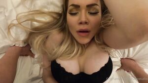 The Bimbo At Home 12