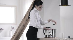 StraplessDildo - Amy Jean - Mia - Coffee Tea Or Mia’S P