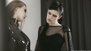 StraplessDildo - Merry Pie - Mia - 02