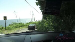 You find a great place to fuck Niki in the car