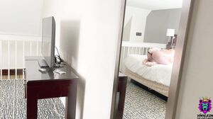 yinyleon - Big Ass Latina MILF Tempts Her Neighbor To B