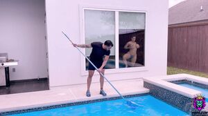yinyleon - Freaky Hot Stepmom Teases Pool Guy & Get A P