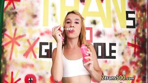 Tranny cummed solo after blowjob