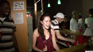 Serve em up - CollegeWildParties