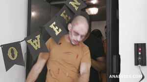 Halloween gets Spooky and Wet! Anna de Ville & Eveline