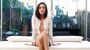 Mia and April - Lil Hoes