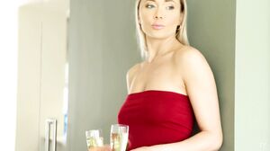 Verena Maxima Pour Me A Drink