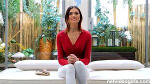 Casi - Aerialist puts on a show in HD