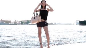 MagmaFilm - She seems to struggle a little bit