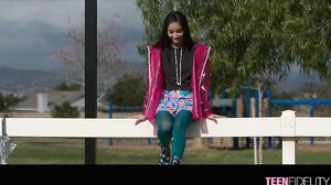 Emily Willis - Bathtime Rubdown in SD