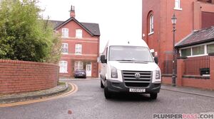 Saskia Squirts - Tea And Plumper in HD