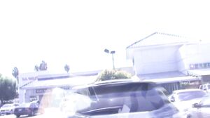 Lucky guy helps helpess beautiful babe and gets wet pus