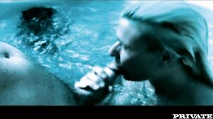 Cindy Has Hardcore Sex in the Jacuzzi Tub with Her Boyf