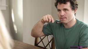 Kate Dee - Stepmom Wants You To Watch in 4K