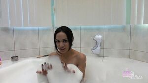 Smooth And Juicy Pussy - Tia Cyrus