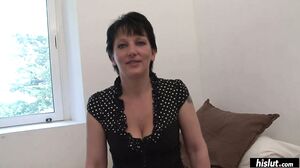 Lucie Luke slurps cum out of his cock after he gives her anal