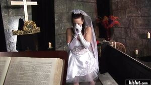 Bride gives her groom a quickie before walking down the isle!