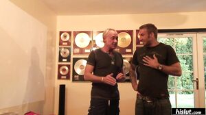 Nikky Blond does the daddie then his sun