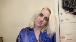 Amateur Rubs Her Pussy