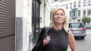 MeidenVanHolland - Milf Antje's Eerste Sexfilm