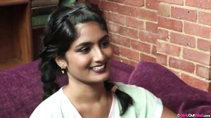 Desi Girl Seduces Her Straight Friend