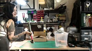 Alissa-Noir - Nachbar's Werkzeug benutzt