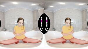 Phoneixa fisting with man hand and masturbates VR180