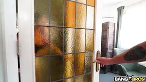 Roma Amor - The Stunningly Beautiful Maid