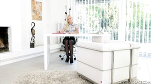 SheerAndLace - Vanessa Hell