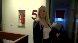 Strumpfgebiete_3-Scene_3-Bella_Blonde-1080p