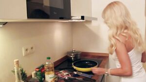Jana Cova - ClubJanaCova - Cooking With Me