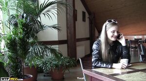 Slutty blonde goes for careless first date sex 2