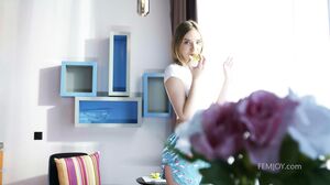 FemJoy - Oxana Z - Feelin Myself