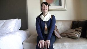 725SKEJ-005 A Married Woman Who Falls In Love For The S