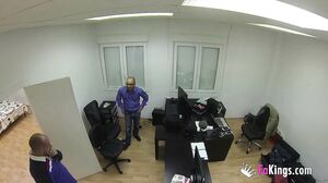 Fakings - Aroa, Julio el informático