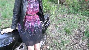 Lia_Leone - Stress mit der Freundin – Dreist Motorradfahrer abgeschleppt