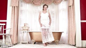 Lottii Rose - Wetter in wet nylons! - VintageFlash