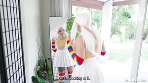 GFLeaks - Alice Bong Friends Who Cosplay Together Fuck