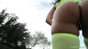 Luna Star - Rollerblader Takes It Up The Ass