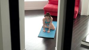 Codi Lewis, Kasey Warner - Downward Doggy Style